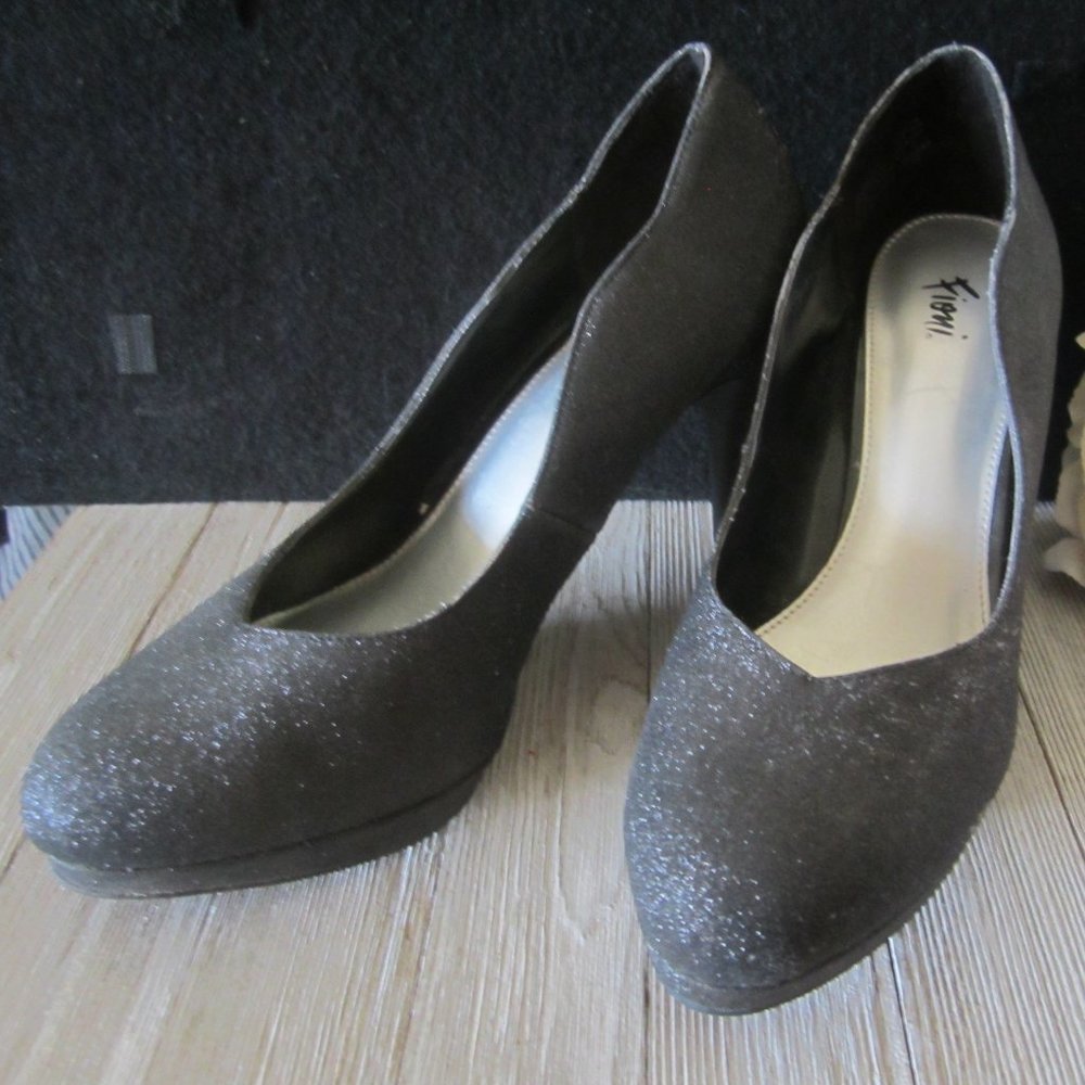 FIONI - Charcoal Grey Shimmer 1/2" platform 4" Pumps - Size 7.5M